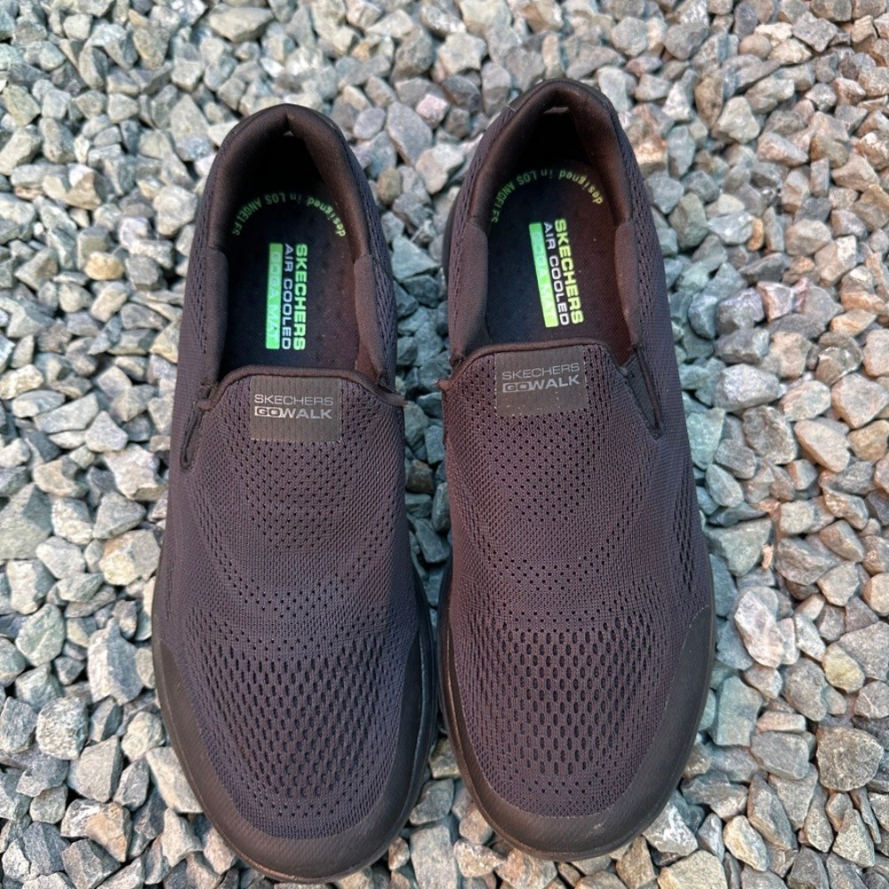 Skechers GOwalk Slip On Walking Shoes Air Cooled Black Size 9 - Picture 2 of 11